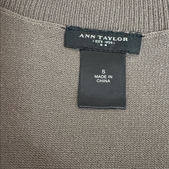 Ann Taylor Brown Short Sleeve Scoop Neck Knit Top Size Small - Picture 6 of 10